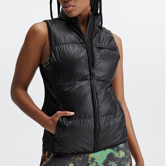 Black Fabletics puffer vest - Picture 2 of 6
